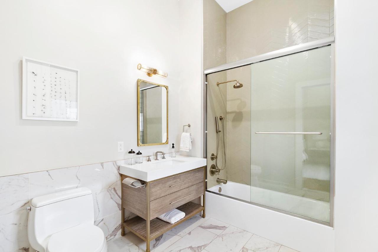 The Vanderbilt Hotel Suites Вестбери Экстерьер фото
